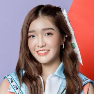https://www.instagram.com/jennis.bnk48official