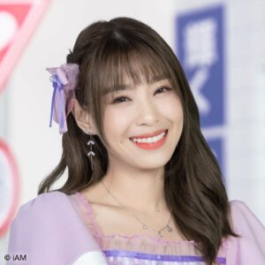 https://www.instagram.com/kaew.bnk48official https://www.instagram.com/kaew.bnk48official