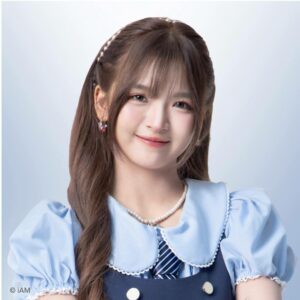 profile debut Praew